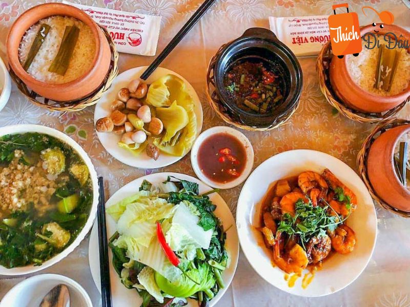 Cách bày trí món ăn của Hương Việt