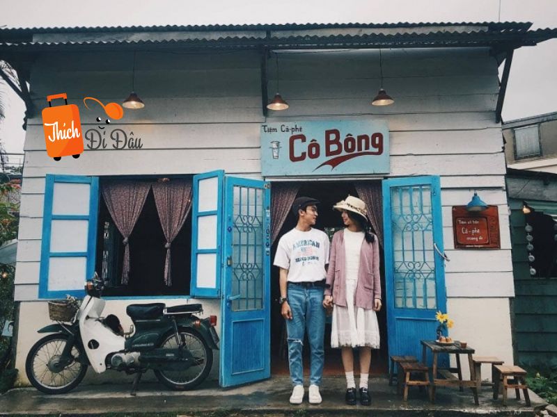 Tiệm Cafe Cô Bông
