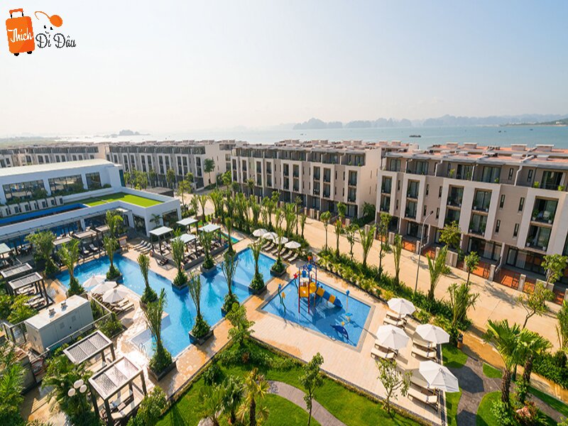 Royal Lotus Halong Resort & Villas mang không gian sống xanh đến với du khách.